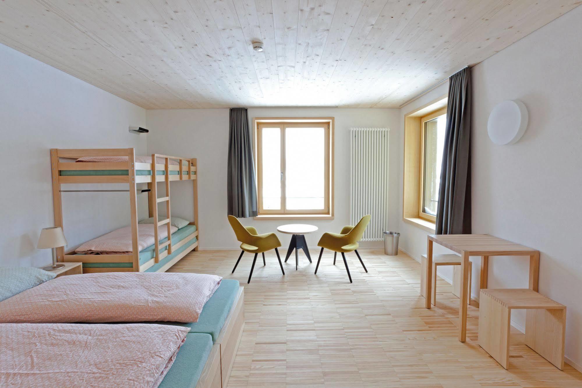 St. Moritz Youth Hostel Extérieur photo